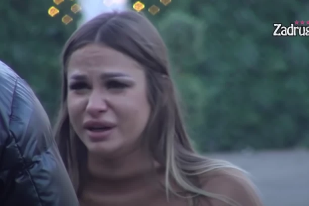 Urnisali Anu Jovanović! Anđelo je IZVREĐAO, a onda je BIVŠI DEČKO DOKRAJČIO! (FOTO)