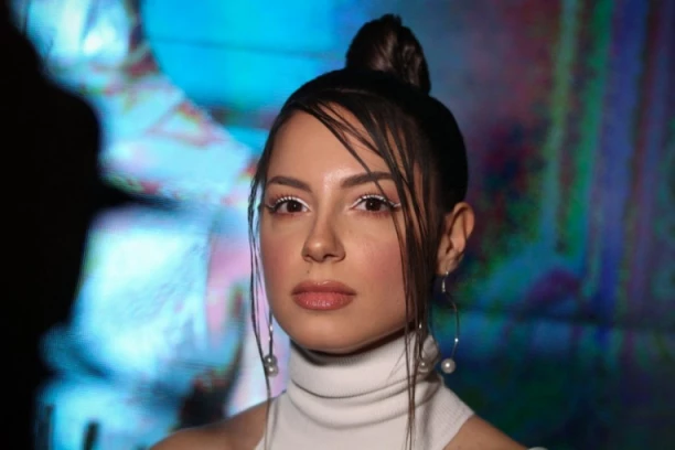 "TO JE BILA MALA SVADBA" Sara Jo obelodanila intimne detalje, pa priznala gde dečka NIKAD NE VODI