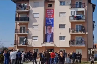 SRBI SA KOSMETA PODRŽALI PREDSEDNIKA VUČIĆA! "Hvala vam na svemu što radite za nas"! (VIDEO)