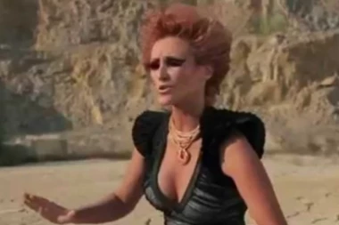 POVUKLA SE U JEKU SLAVE ZBOG saznanja o NEIZLEČIVOJ BOLESTI: Danas bi je retko ko prepoznao, A ŠOKIRAĆETE SE kad vidite čime se OVA pevačica sada bavi! (FOTO)