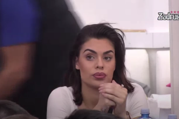 Mina Vrbaški se obratila Milici Mitrović UŽIVO u programu: Otkrila sve detalje UGOVORA, pa donela konačnu odluku o IZLASKU iz Zadruge! (FOTO)