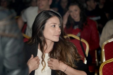 OVO NIJE NORMALNO! Prizor Ane Mihajlovske sve FRAPIRAO, svi se pitaju šta se sa NJOM DEŠAVA! (FOTO)