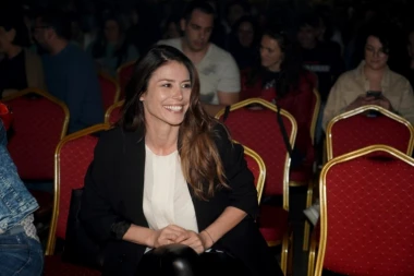 Pogledajte TROŠNU KUĆU na hipodromu u kojoj je odrasla Ana Mihajlovski: Voditeljka NE KRIJE da je živela u SIROMAŠTVU, a teški uslovi za život su joj bili SVAKODNEVICA!