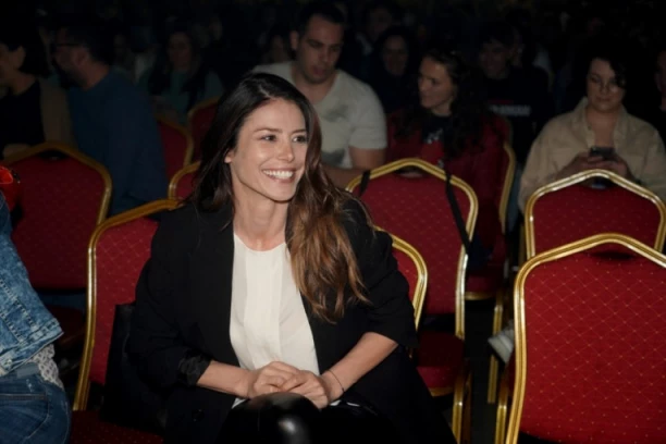 Pogledajte TROŠNU KUĆU na hipodromu u kojoj je odrasla Ana Mihajlovski: Voditeljka NE KRIJE da je živela u SIROMAŠTVU, a teški uslovi za život su joj bili SVAKODNEVICA!