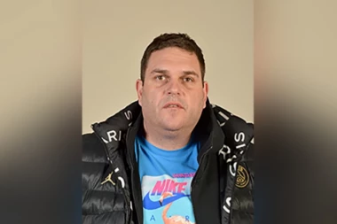 DOBRO POGLEDAJTE OVOG ČOVEKA! Ukoliko ste poslovali s njim, odmah se javite POLICIJI! (FOTO)