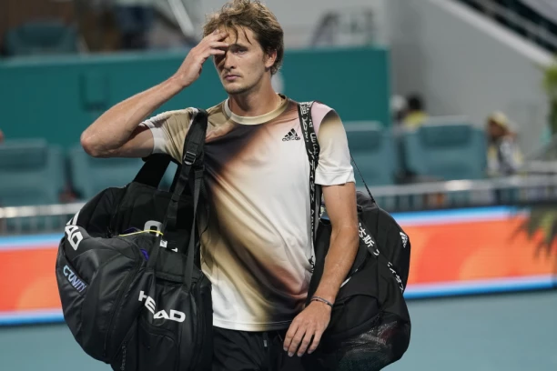 Zverev saopštio da je bolestan! Oglasio se nemački teniser!
