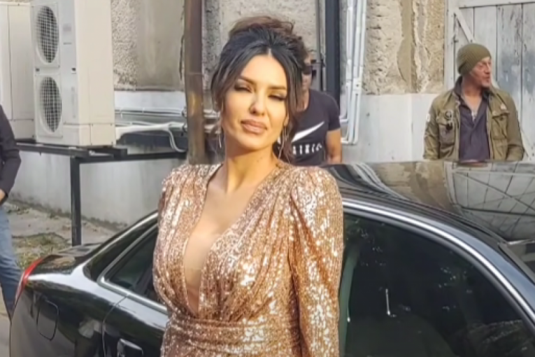 Tanja Savić na proslavi