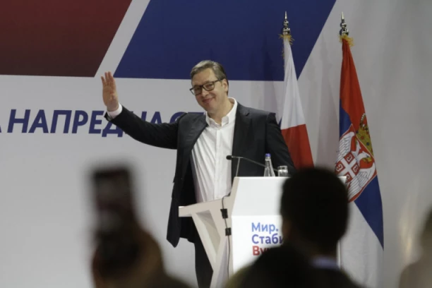POBEDA MIRA I STABILNOSTI, NAŠEG NARODA I SRBIJE: Predsednik glavne skupštine SDSS-a Stanimirović čestitao Vučiću