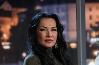 Gocu Božinovsku OSUĐUJU ZBOG BOTOKSA: Klinke odsekle uši i oči, a mene linčuju jer sam se osvežila! Pevačica VAN SEBE