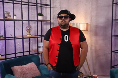 Bivši zadrugar RASKRINKAO zadrugarku! Priznala je da su pali pogledi sa NJIM, njegovo otkriće ZAPREPASTILO: ONA PLAĆA LJUBAV!