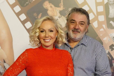 Breni se VRATILA BOLEST? Pevačica u STRAHU, Boba traži najbolje lekare!