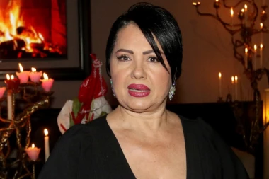 BABINO PROKLETSTVO PREŠLO NA SINA: Zlata Petrović bila u DUGOVIMA do guše zbog KOCKE! (FOTO)