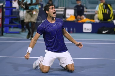 NE PREDAJE SE: Veliki PREOKRET svemogućeg Alkaraza!