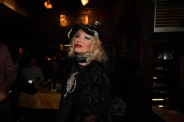 SIN NADE TOPČAGIĆ DOŽIVEO JEZIVU SITUACIJU: Pevačica sa velikim BOLOM otkrila stravične detalje LEŽAO JE U MOKRAĆI, bilo mi je teško da ga ostavim, a morala sam!