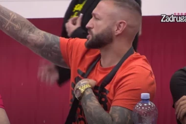 ŠA OČAJAN NAKON POKUŠAJA DA NAPUSTI ZADRUGU: Devojci priredio OVAJ gest u znak pomirenja!