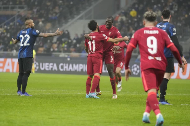 POTPUNI PREOKRET: Sada će moći da odahnu, iskusni fudbaler ostaje u klubu do kraja karijere!