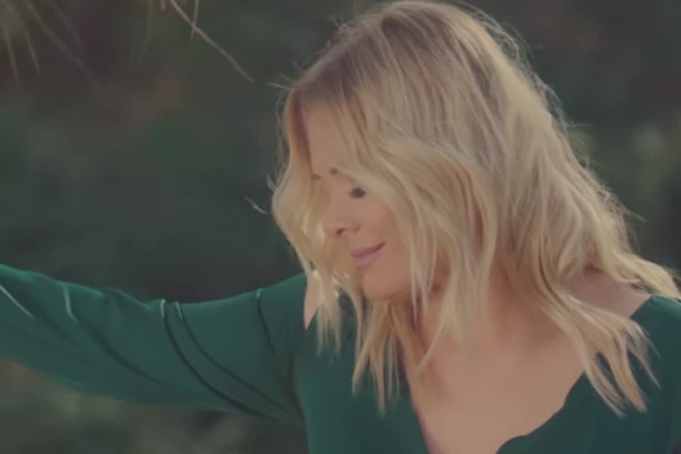 TRAGEDIJA KOJA JOJ JE PROMENILA ŽIVOT: Pevačica završila na lekovima i psihoterapiji, a od ovoga se ni dan-danas nije oporavila!