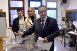 OČEKUJEM BOLJI REZULTAT I VUČIĆEVU POBEDU U PRVOM KRUGU: Dačićeva poruka nakon što je ispunio građansku dužnost!
