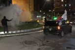 EKSPLODIRALKA SEVERNA MITROVICA: Građani na ulicama slave pobedu SNS-a (VIDEO)