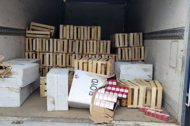 ZAPLENA U BEOGRADU: Nađeno 5.000 paklica cigareta bez akciznih markica