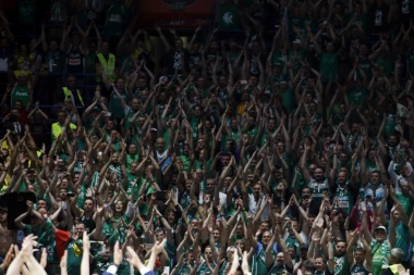 NAKON SVEGA, JOŠ I OVO: Ovako su navijači Crvene zvezde IZBAČENI iz dvorane u Kaunasu! (VIDEO)