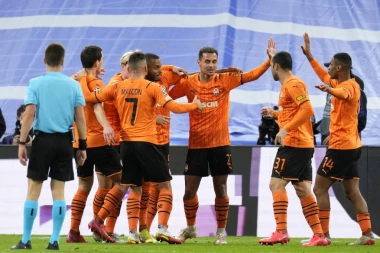 FUDBAL JE POBEDIO: Ukrajinci ponovo igraju!