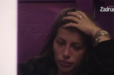 Dalila PRETI SAMOPOVREĐIVANJEM! Dragojevićka IZGUBILA RAZUM: SLOMIĆU SEBI NOGU! (VIDEO)