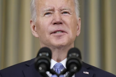 BAJDEN U TAJNOSTI TESTIRAO HIPERSONIČNO ORUŽJE! U akciju su poslati moćni B-52, šef Pentagona omalovažio ruski Kinžal!