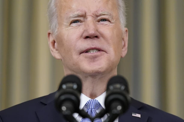 BAJDEN U TAJNOSTI TESTIRAO HIPERSONIČNO ORUŽJE! U akciju su poslati moćni B-52, šef Pentagona omalovažio ruski Kinžal!