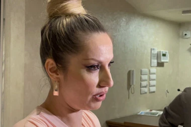 NAKON ŠTO JE KAO BOMBA ODJEKNULA VEST DA SU RASKINULI RADA I HARIS: Pevačica otkrila DETALJE koje je malo ko znao, evo od čega sada STRAHUJE!