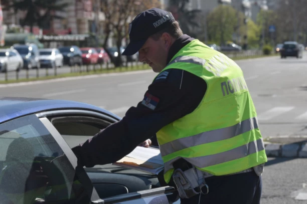 ZAUSTAVLJENO 27 PIJANIH VOZAČA: Jedan sleteo sa puta u Jagodini!