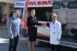 HUMANOST NA DELU, DAJANA PAUNOVIĆ U GLAVNOJ ULOZI: Novo sanitetsko vozilo Domu zdravlja u Štrpcu