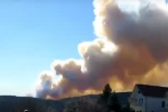POŽAR KOD KRALJEVA! Jak vetar rasplamsava PLAMEN! (VIDEO)