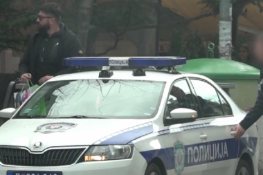 Skandalozan snimak PRIVOĐENJA Nikole Rađena: Nakon što je PRETUKAO devojku, POLICIJA ga sprovela u stanicu na ISPITIVANJE! (VIDEO)