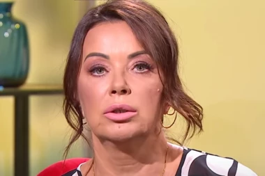 DRAGANA KATIĆ PALA USRED EMISIJE! Voditeljka imala peh na sceni, kamere sve zabeležile (VIDEO)