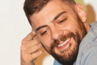 Milan Marić GEJ? Glumca NAPALI da voli MUŠKARCE, on ponudio DRUŽENJE! (FOTO)