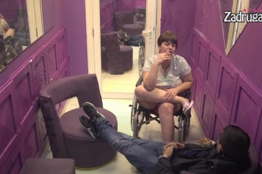 DA LI JE OVO NORMALNО?? PRIZOR Miljane i Bebice sa malim Željkom ZAPREPASTIO JAVNOST, POGLEDAJTE KAKO SE PONAŠAJU prema DETETU! (VIDEO)