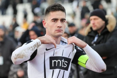 POSLE SAMO GODINU I PO DANA: Saša Zdjelar ponovo u crno-belom?