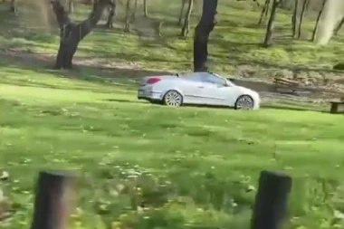 SNIMAK BAHATOG VOZAČA ZGROZIO SVE! Čovek vozio Košutnjakom kako bi izbegao gužvu! (VIDEO)