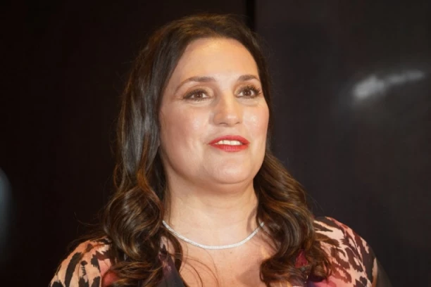 OPERISANA MILICA MILŠA ČEKA REZULTATE NAKON SAZNANJA DA IMA RAK! Glumica otkrila šta se dogodilo kada je otišla kod lekara!