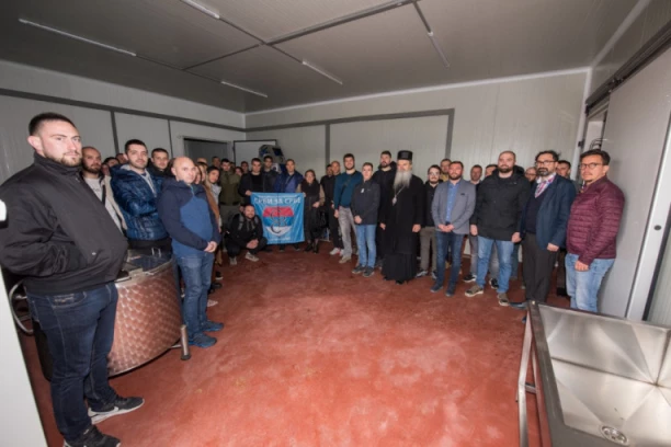 "SRBI ZA SRBE" POSTAVILI DOMAĆI ZADATAK: Akcija koja pomera granice, otvorena dobrotvorna fabrika u Gračanici