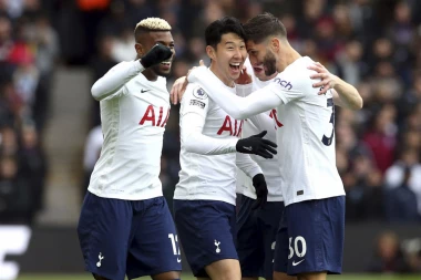 GOLEADA TOTENHEMA: Son lagano POTOPIO Aston Vilu!