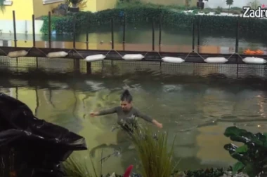 Sanja Grujić USKOČILA u JEZERO: Zadrugarka SPAŠAVALA garderobu, Ana Jovanović PRETRNULA od STRAHA! (VIDEO)