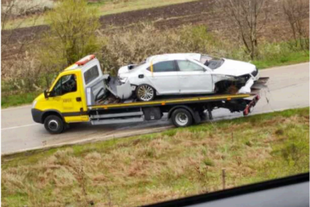 OLUPINA! Evo šta je ostalo od automobila posle nesreće u kojoj je RASIM LJAJIĆ povređen, a BRANKO GOGIĆ nastradao!
