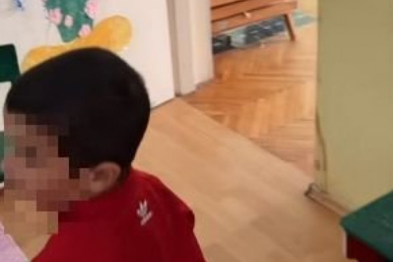 Aleksej Lazić prvi dan u obdaništu