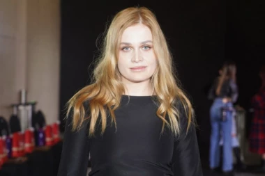 Mina Sovtić se vraća pred kamere: "ĆERKICU VODIM NA SET, KAO ŠTO JE I MENE ANICA VODILA"