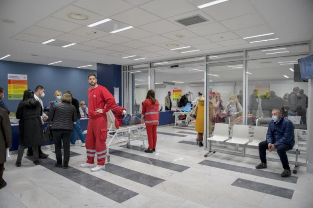 DEČAK (4) POKOŠEN NA PEŠAČKOM PRELAZU: Ovo su detalji jezive saobraćajke - Sa povredama glave prevezen u Urgentni centar!