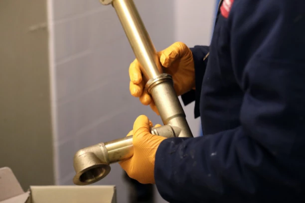 VODOINSTALATERI I IT STRUČNJACI IMAJU ISTE PLATE! Ovaj zanat danas ipak niko NEĆE DA RADI!