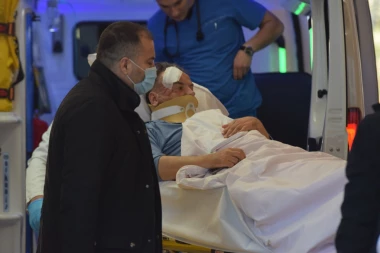 EKSKLUZIVNI SNIMCI! Evo kako izgleda Rasim Ljajić posle teške saobraćajne nesreće! BIVŠI MINISTAR STIGAO U BEOGRAD