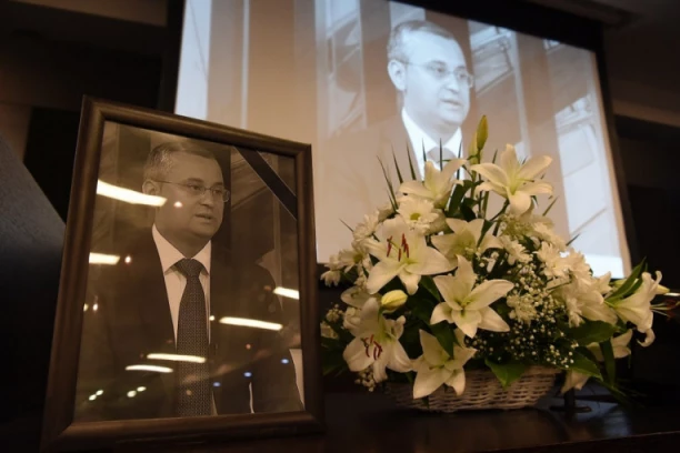 ODRŽANA KOMEMORACIJA BRANKU GOGIĆU! Udovica u suzama, potresne reči Juga Radivojevića! (FOTO)